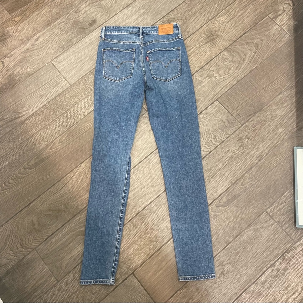 Levi 721 High Rise Ripped Skinny Jeans - Picture 3 of 6